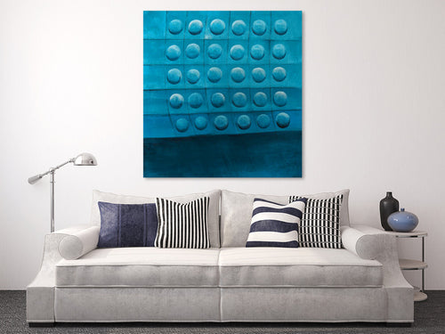 30 Dots on the wall